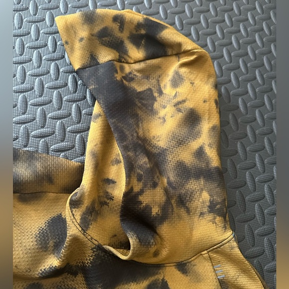 I ❤️ this hoodie. Sold on EBay! Lululemon Textured Tech Sz Small Training - Picture 4 of 11